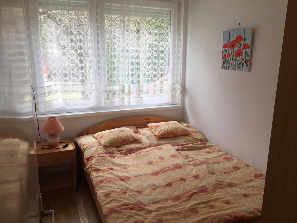 Sirály Apartman Balatonfůzfő Habitación foto